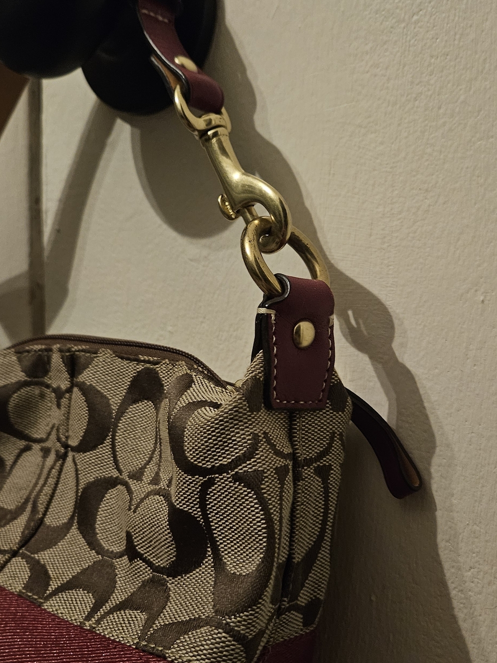 Coach Signature Canvas Hobo Bag with Red Accent - Picture 2 of 6